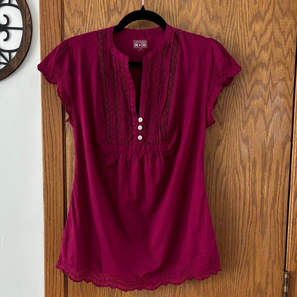 CONVERSE Magenta Lace Accent Blouse (xs)